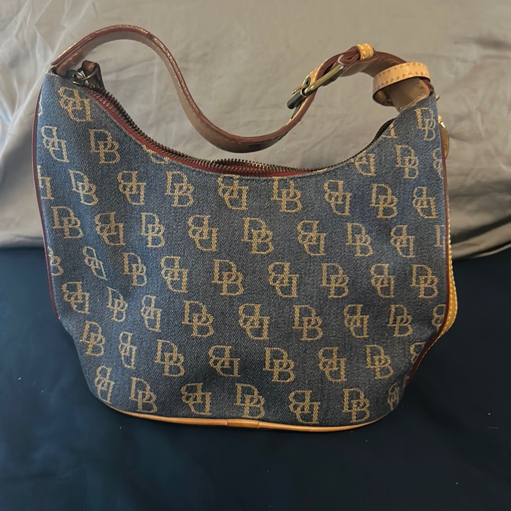 dooney and bourke small purse